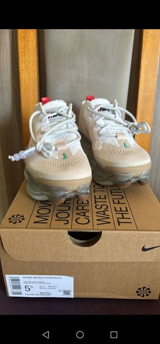 Nike Scorpion (W).
