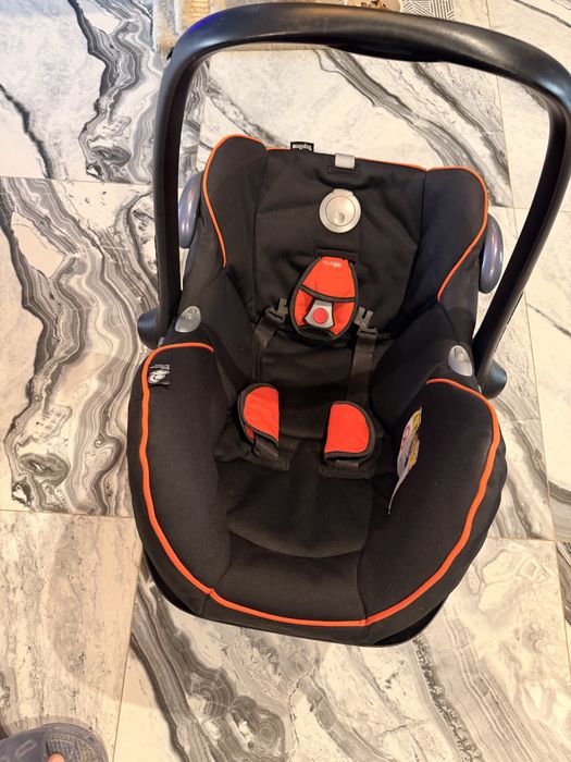 Maxi-Cosi CabrioFix + подарък Dooky сенник