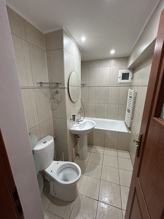 Aprtament 3 camere ultracentral, zona ZERO, Bacau, renovat, proprietar-de vanzare