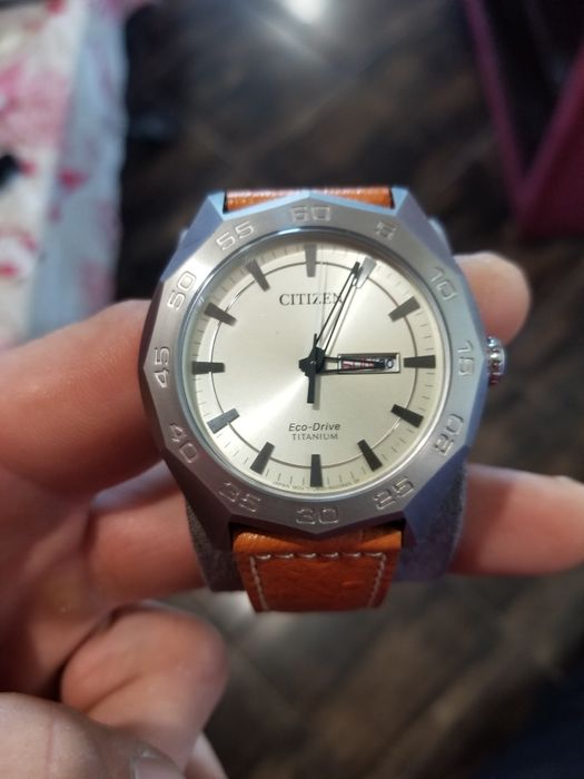 Citizen Eco Drive ръчен часовник
Citizen Eco-Drive.