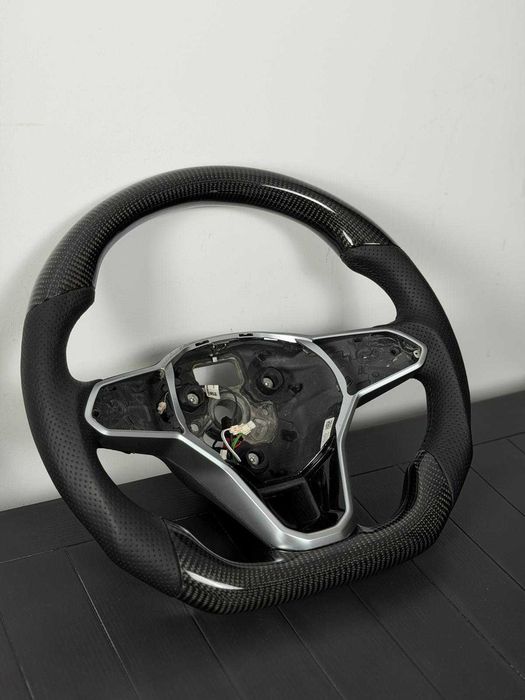 Volan din carbon pentru VW Golf 8
