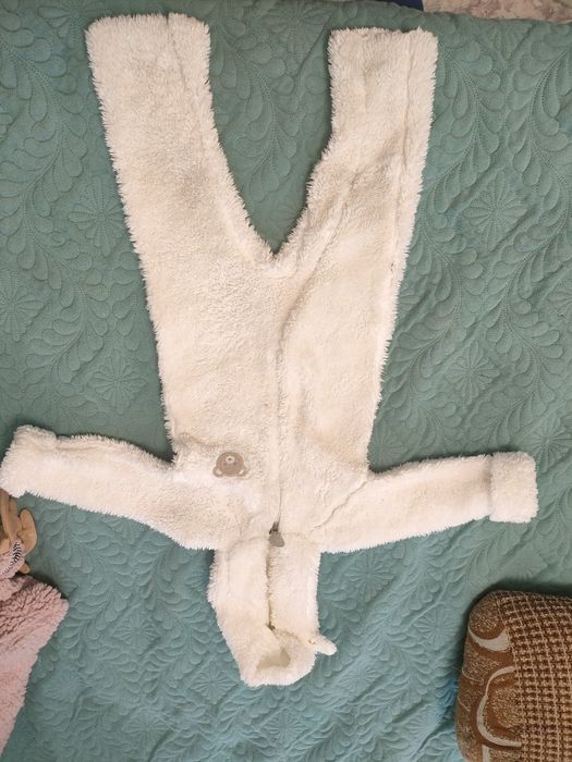 Продам детские куртки и комбинезоны