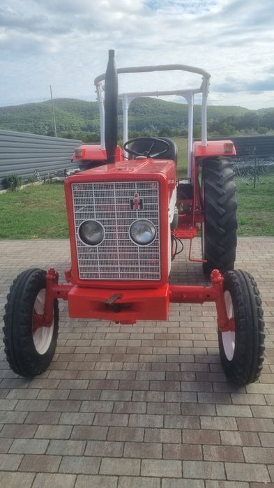 International 423 , ford 2000