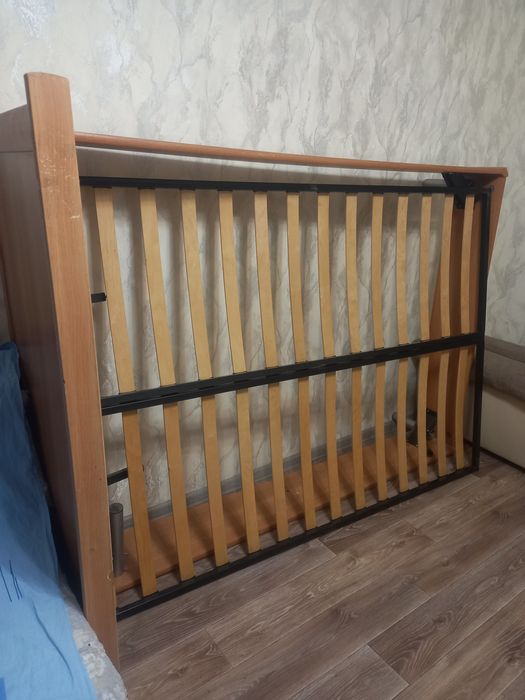 Продам  кровать.