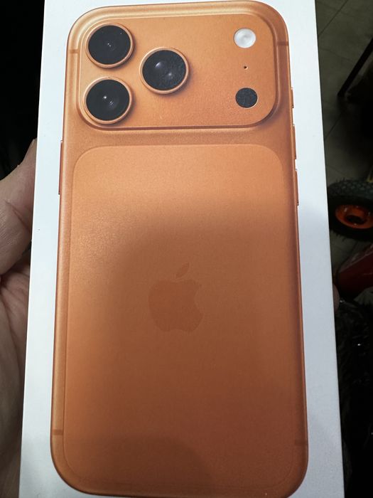 iPhone 17 pro max 256GB orange запечатан