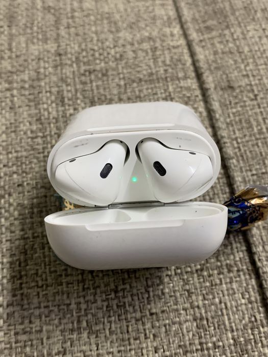 Наушники Airpods