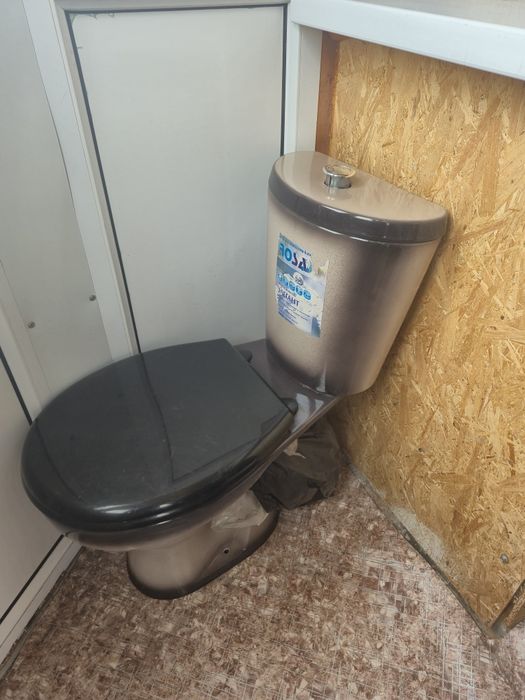 Отдам бесплатно туалет