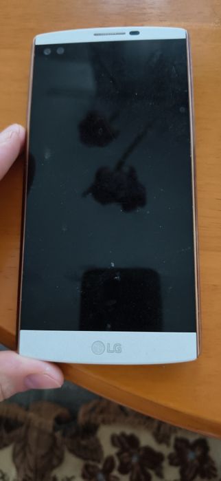 LG v10 смартфон.