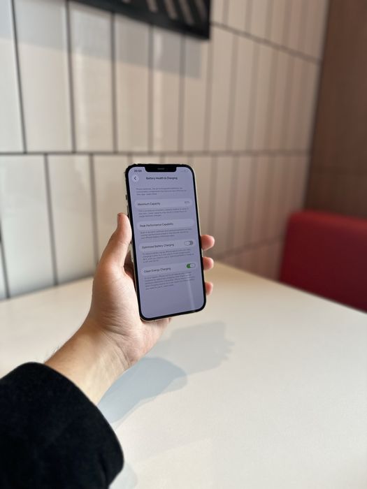 Iphone 12 pro max 83%