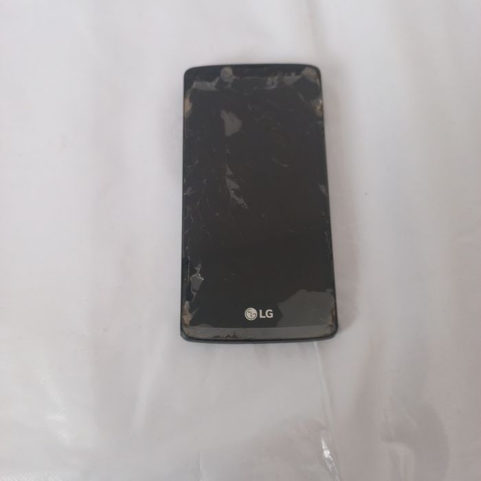 LG Leon обмен на самсунг с7 или продам за 4000