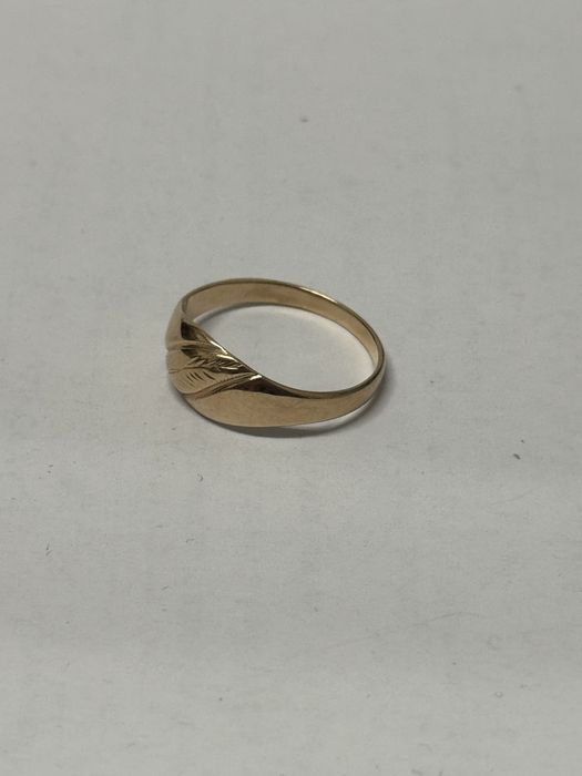 златен дамски пръстен 2.29гр 14к 585