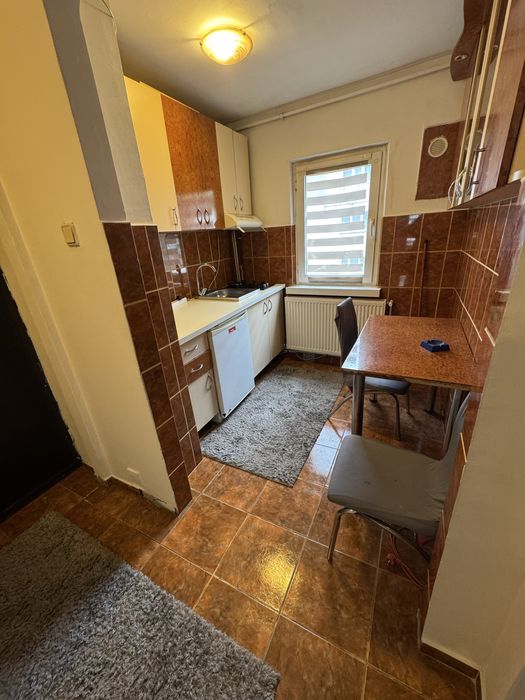 Inchiriez garsoniera str Avram Iancu