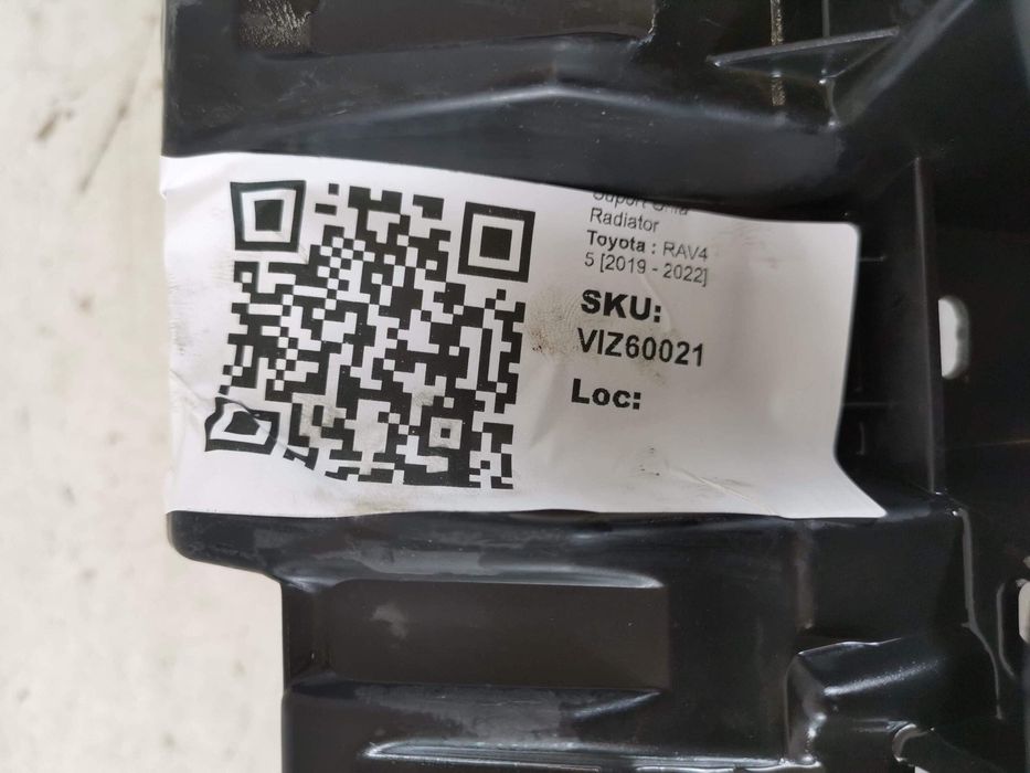 Toyota RAV4 / Тойота РАВ4 [ - ] Оригинална стойка за радиатор, в добро