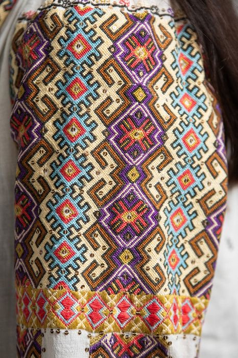 Ie/cămașă populară/traditional/cusut manual/folclor