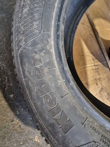 2 Kleber R16 215/65
всесезонни гуми DOT3418