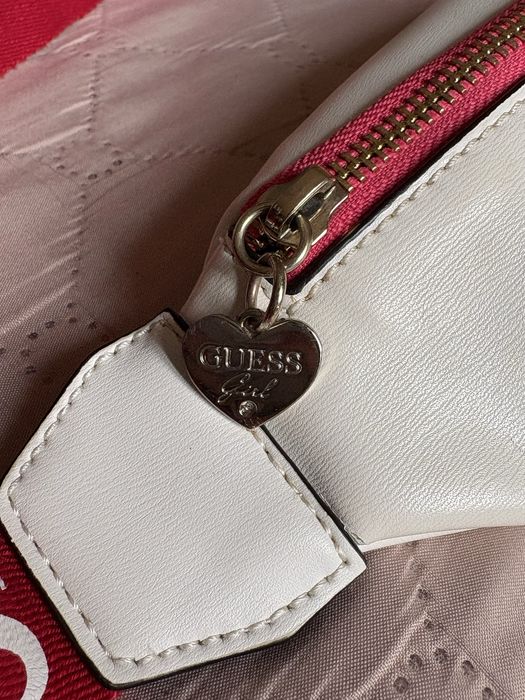 Дамска чанта(бананка) Guess
