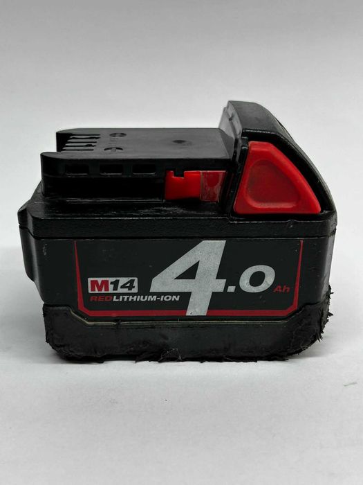 Акумулаторна батерия MILWAUKEE M14B4