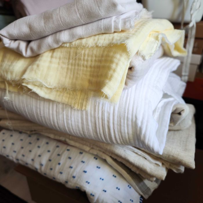 Vand Muselina pentru Lenjerii de pat 75 ron /ml, latimea 2,4 ml