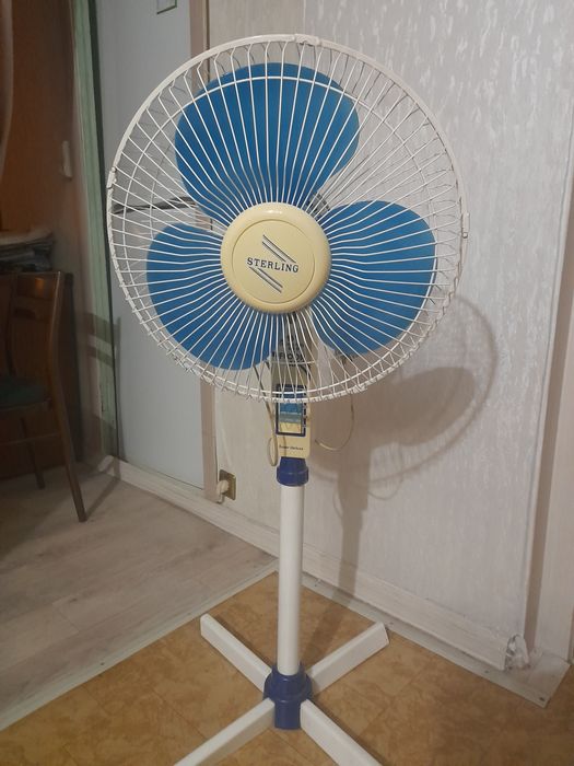 Продаю вентилятор на ножке.