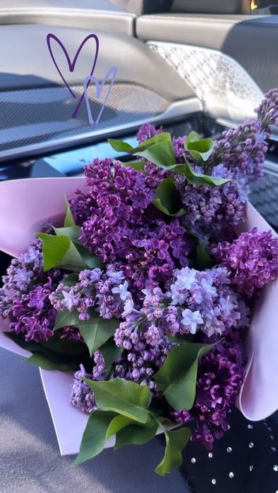 Букеты сирени свежие