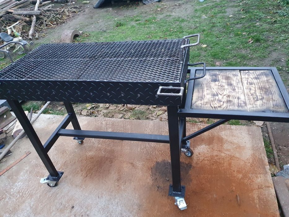 Vând grătare de grădină