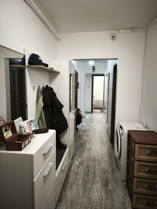 Vând apartament cu 3 camere