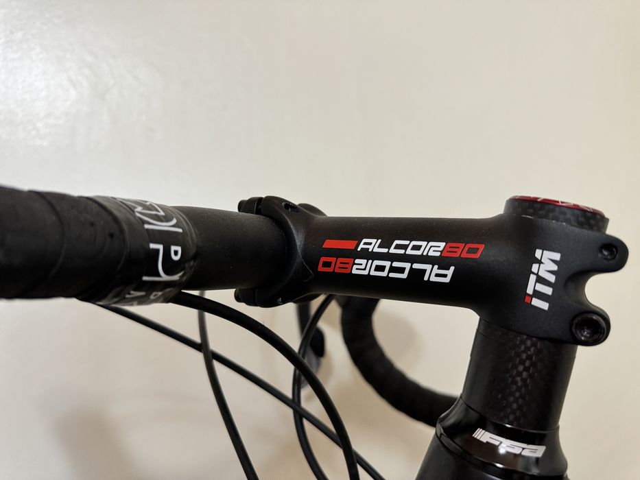 Продавам шосеен бегач CUBE