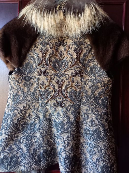 Продам шикарную жилетку