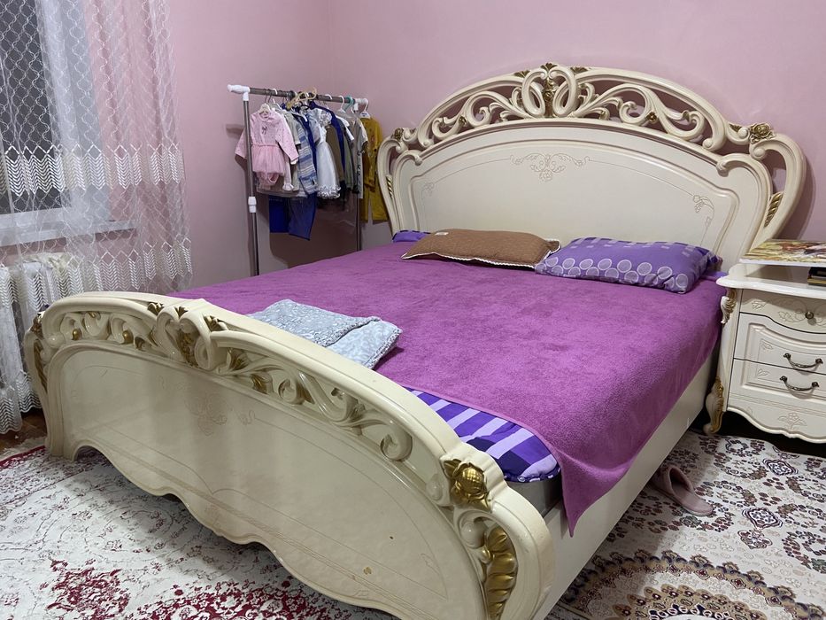 Спальный кровать