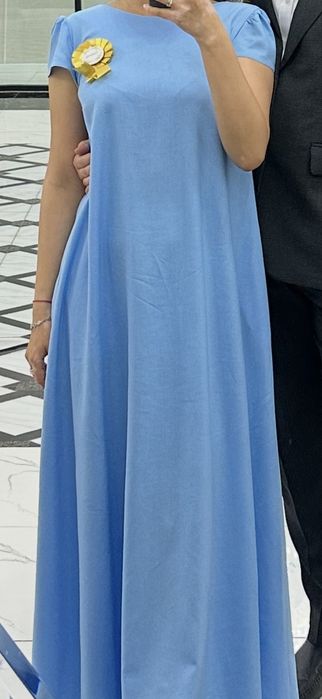 Продам голубое платье в пол