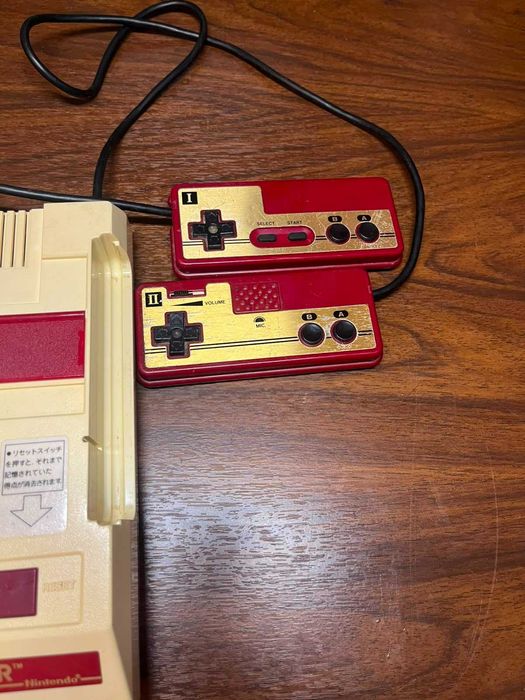 Nintendo Famicom testata si functionala