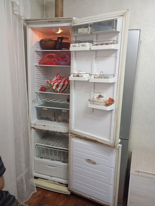 Продам рабочий холодильник