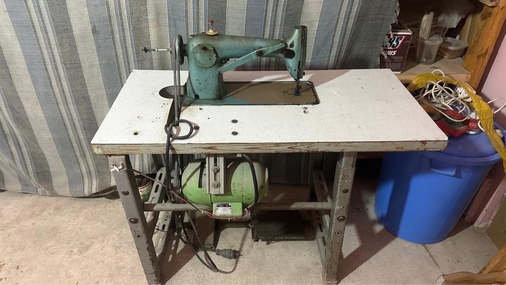 Прмышленная швейная машинка