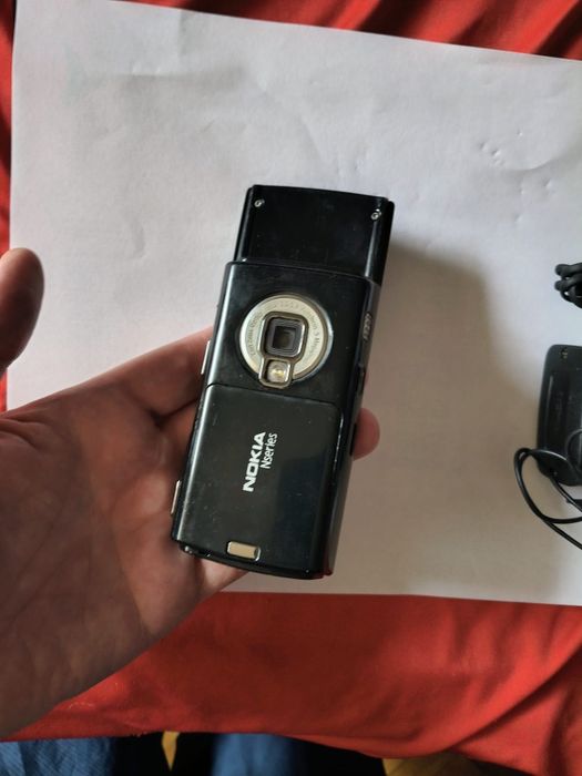 Nokia N95 8GB + accesorii ( liber de rețea,)