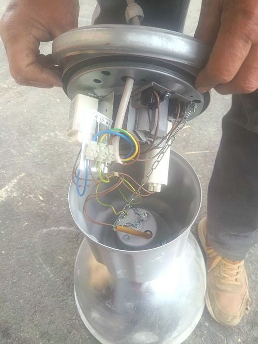 Becuri cu aprindere lentă