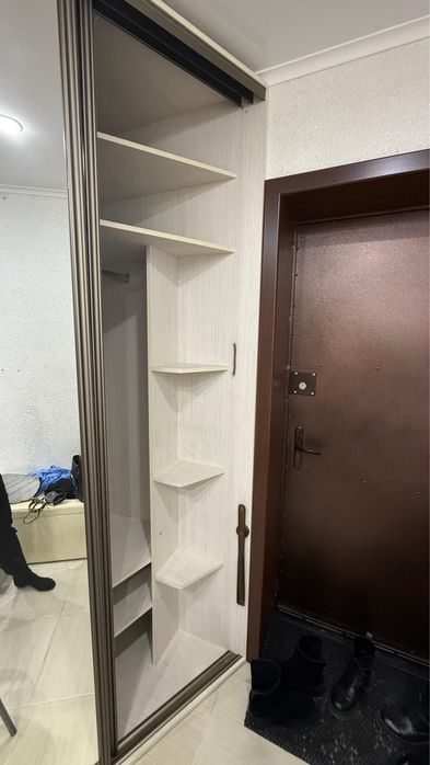 Продам угловой шкаф