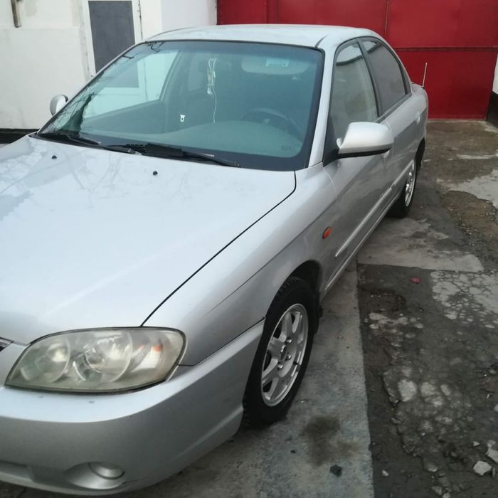 Автомобилт Киа спектра