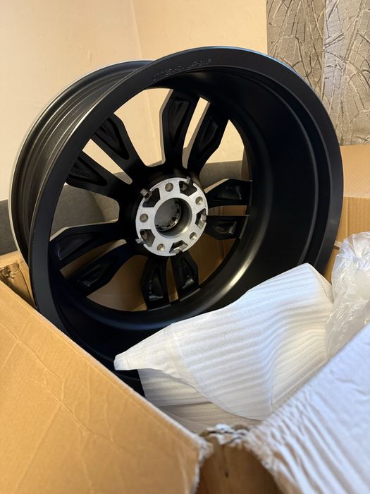 Set Jante BMW M Performance R19 noi in cutie.