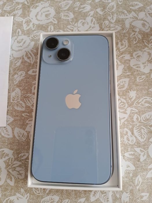 iPhone 14 голубой