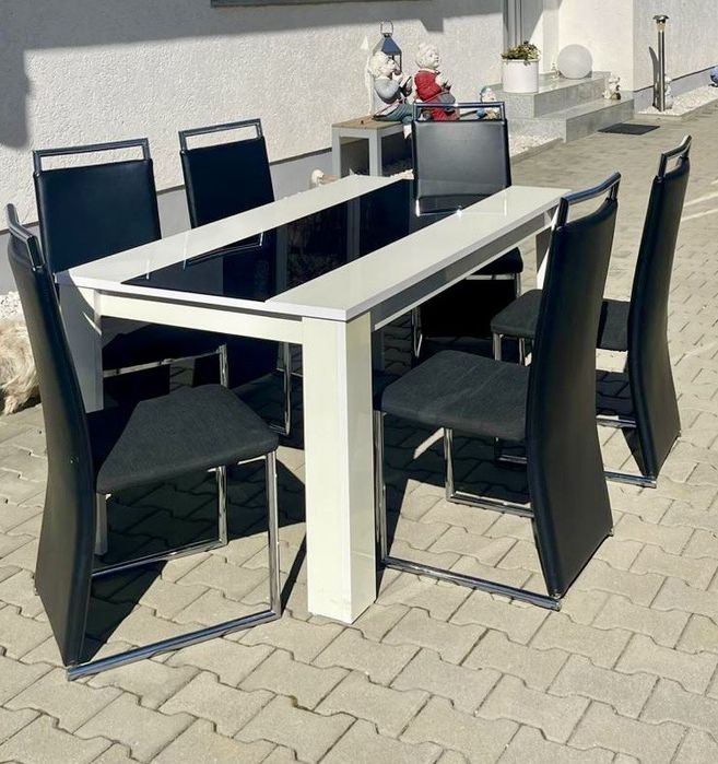 Masa pentru sufragerie cu sase scaune