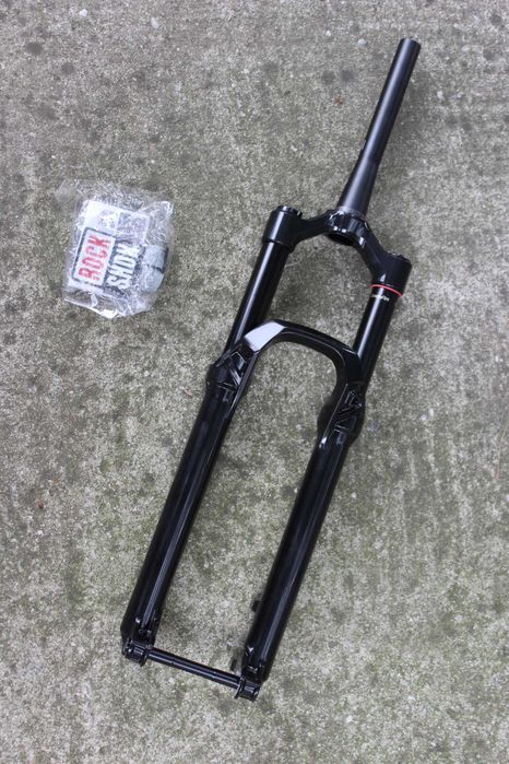 RockShox Lyrik Base 29" suspensie, cursa 150mm-Tapered Boost 15x110mm
