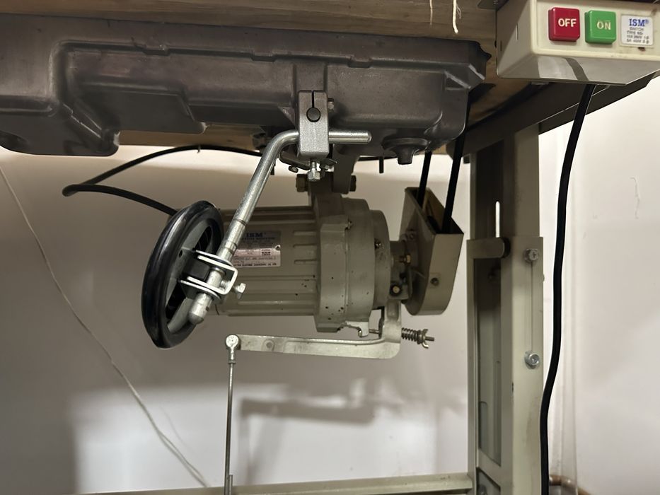 Masina de cusut profesionala JUKI