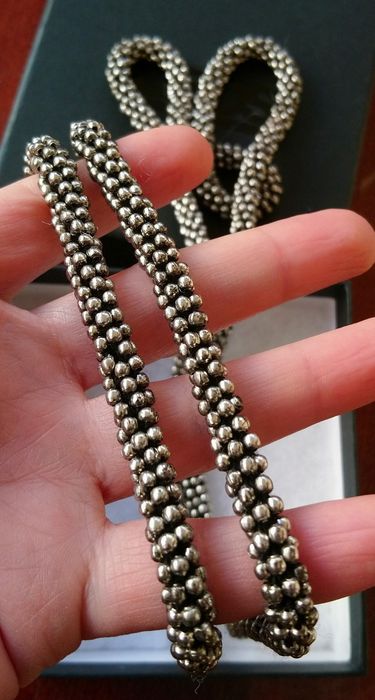 Coliere Anglia- Noi/ca noi, în cutie