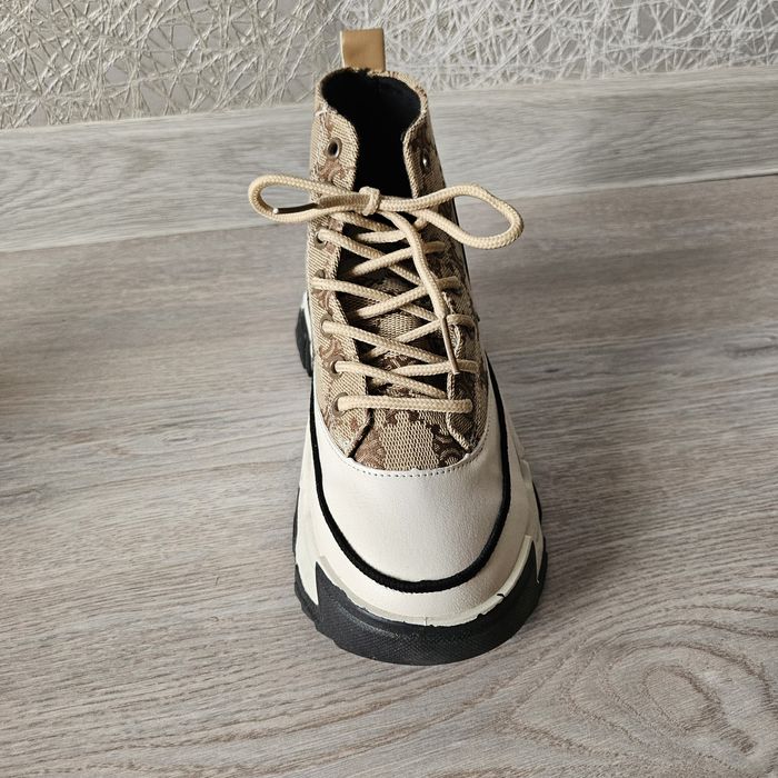 Сникерсы женские