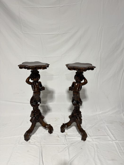 Doua piedestale baroc de perioada, sculptate manual
