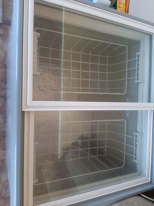 Продам морозильную камеру