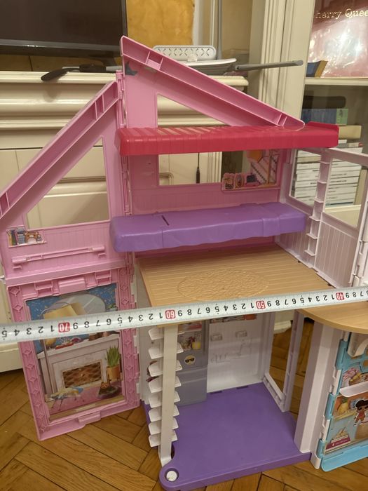 Casa Barbie originala, pliabila, culoare roz alb