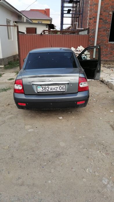 Продаю машину приору