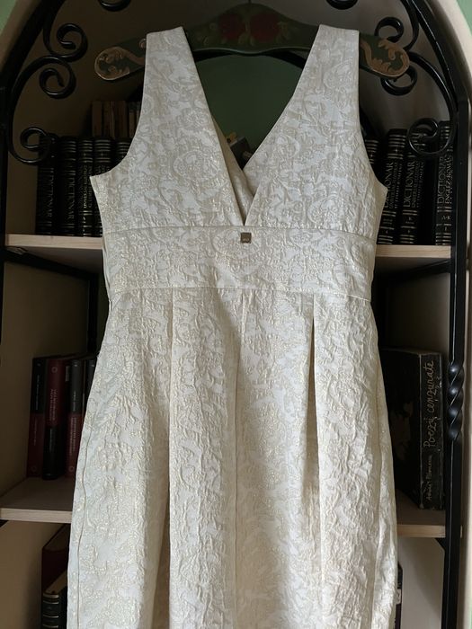 Vand costum dama ocazie