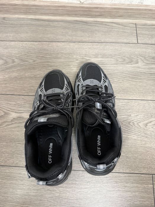 Off-White Be Right Back